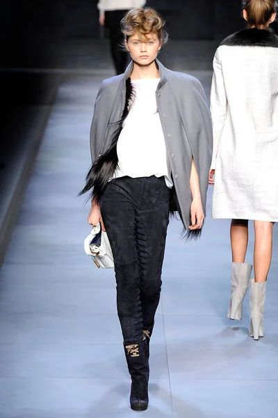 Look 2